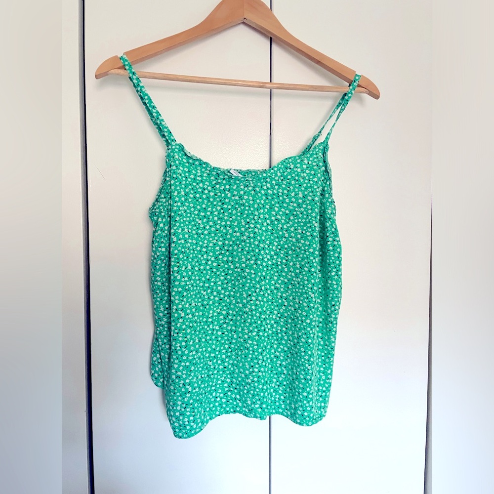 Old Navy Women’s Floral Green Tank Size Medium